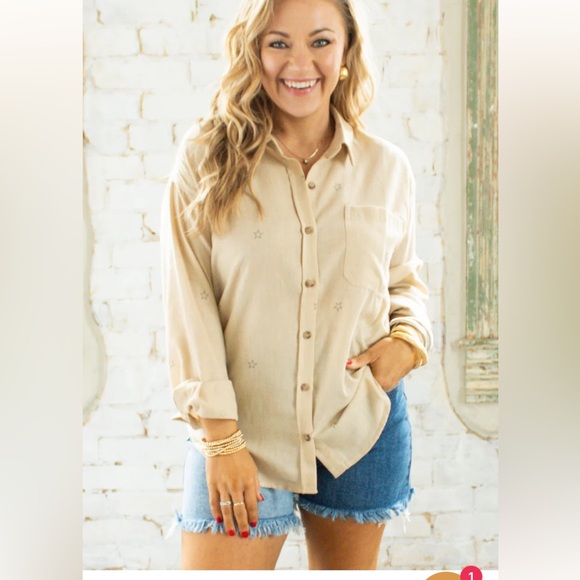 NWT Boutique Women’s L button Up Star Top - Picture 4 of 7